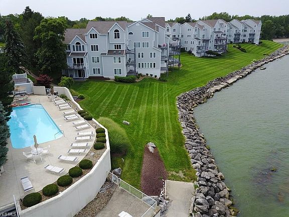 3rd image of 117 Grand Hbr