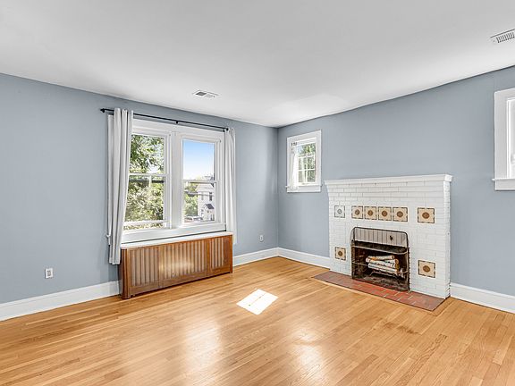 3rd image of 210 E Windsor Ave #3