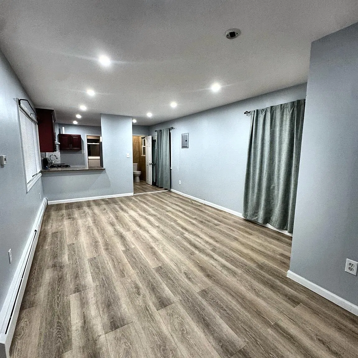 2 bed, 1.5 bath, 1000 sqft, $2,997 — Photo 2