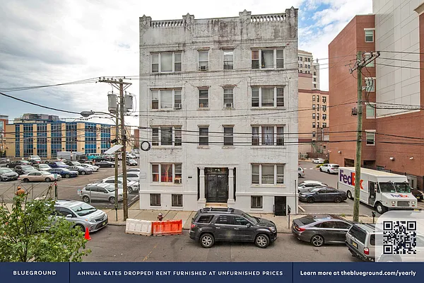 Rented by The Blueground | media 23