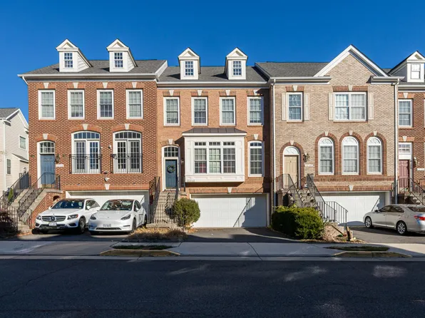 12162 Caldicot Ln, Fairfax, VA 22030