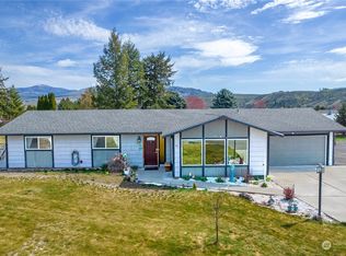 11 W Parkway St, Omak, WA 98841