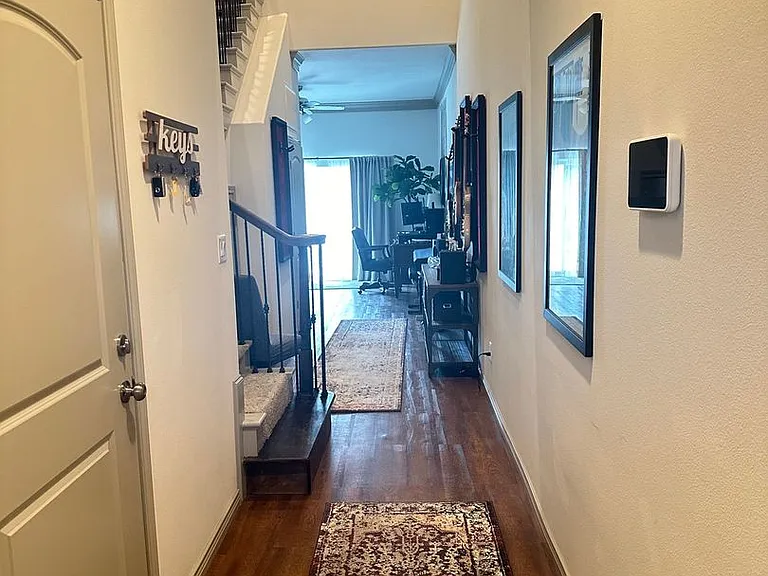 1325 Summerset Ln — Photo 3