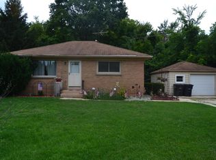 4211 W Layton Ave, Greenfield, WI 53221