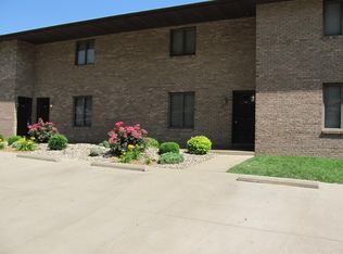 2003 Park St, Highland, IL 62249