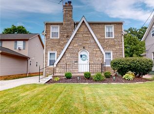 1907 Robindale St, Wickliffe, OH 44092