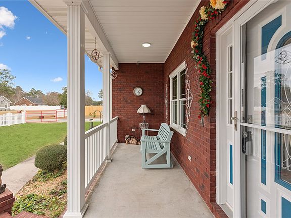 2nd image of 932 Hitching Post Ln