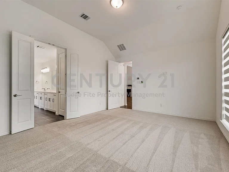 536 Cedarwood St — Photo 20