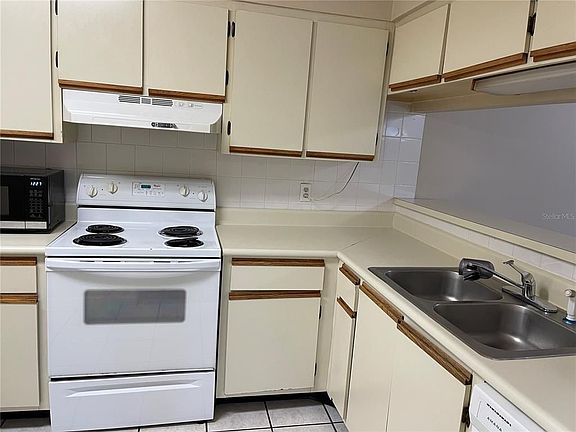 3rd image of 1538 Sophie Blvd #1538