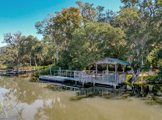 8112 Palmetto Rd, Edisto Island, SC 29438