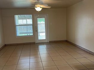 2540 Avenue C #B, Ingleside, TX 78362