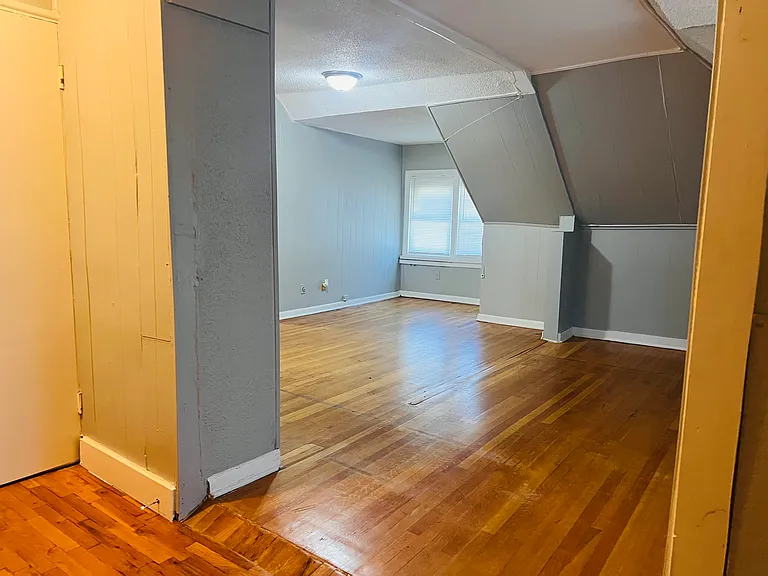 1319 Harbert Ave #5 — Photo 9