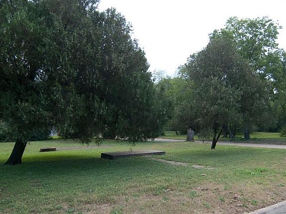 2nd image of 604 N Denley Dr