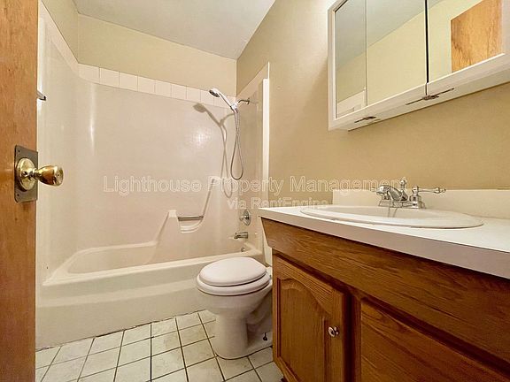 5th image of 863 Lincoln Ave APT 12