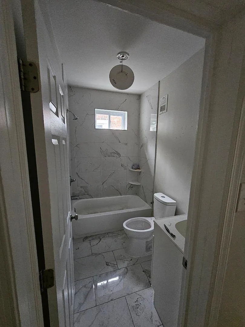 176 W Hansberry St — Photo 3