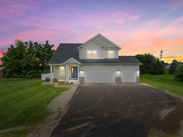 131 W Blackhawk Dr, Fort Atkinson, WI 53538