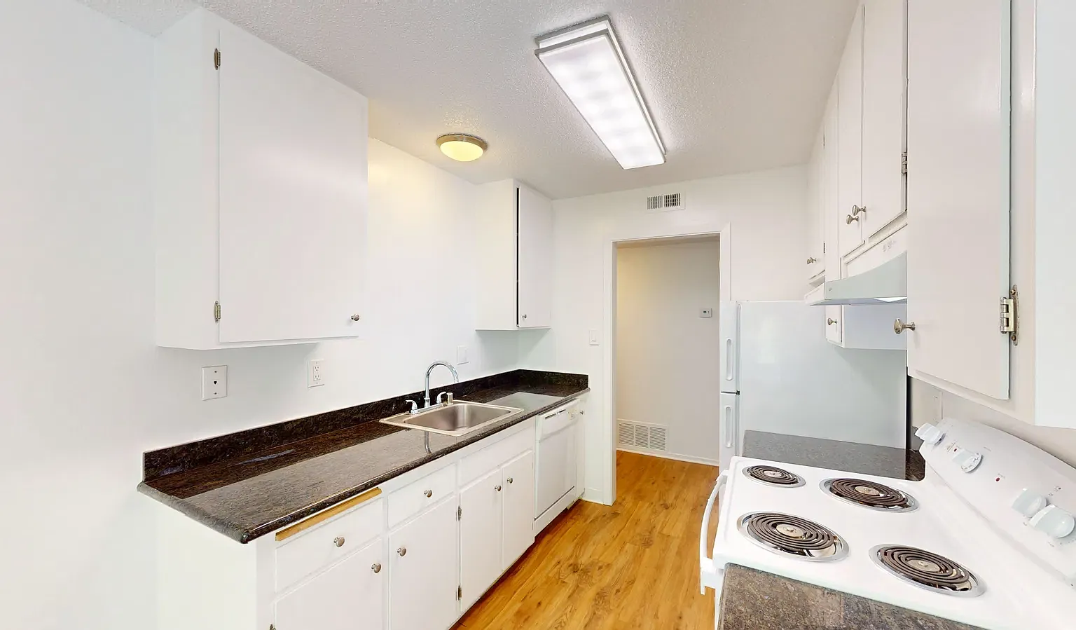 Top Floor 2 Bed / 2 Bath Terra Linda, San Rafael — Photo 3