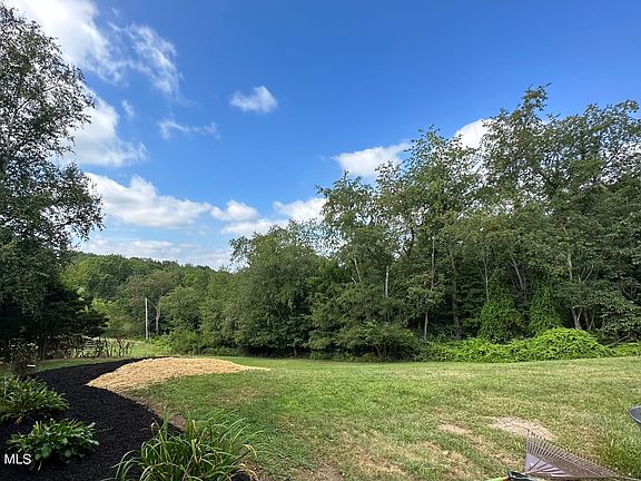 4th image of 3597 Glade Pike
