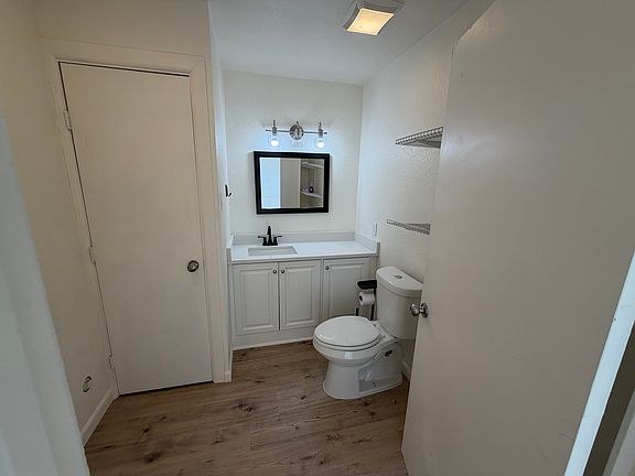 4th image of 8 Trails Pl APT B