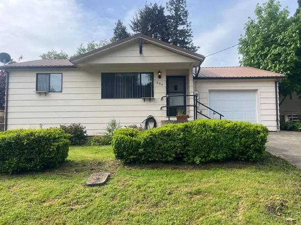 654 NE Laurance St, Myrtle Creek, OR 97457