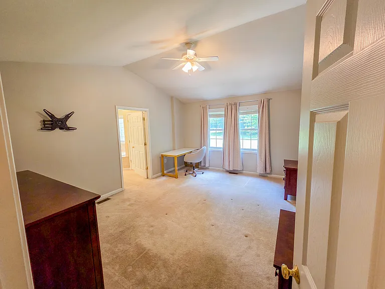 8401 Kennedy Dr — Photo 20