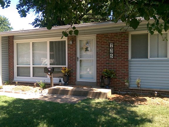 2nd image of 735 Manresa Ln
