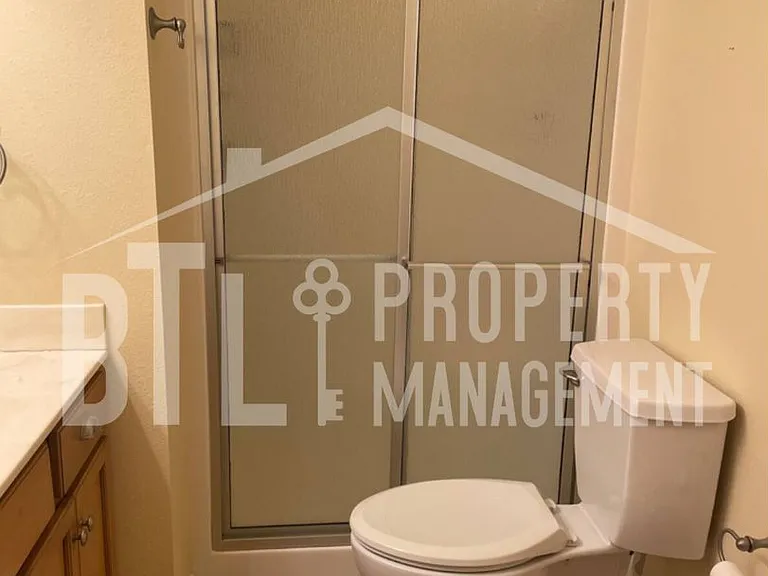134 Lake Village Ln — Photo 17