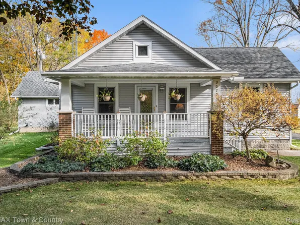9072 N Linden Rd, Clio, MI 48420