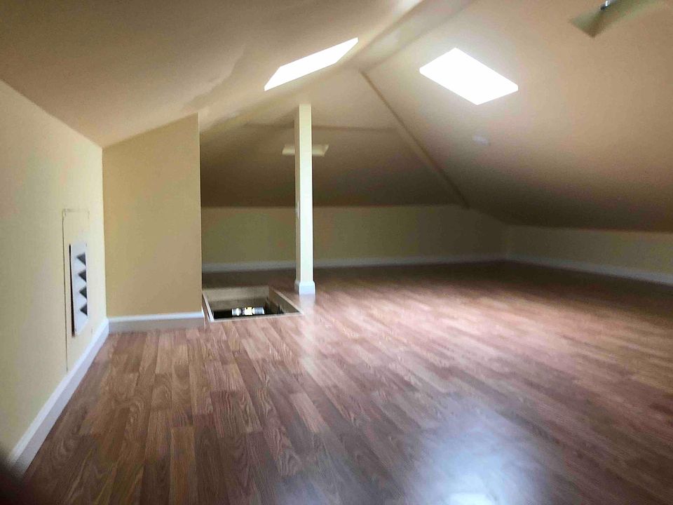 1st image of 12 Churchill Ave
