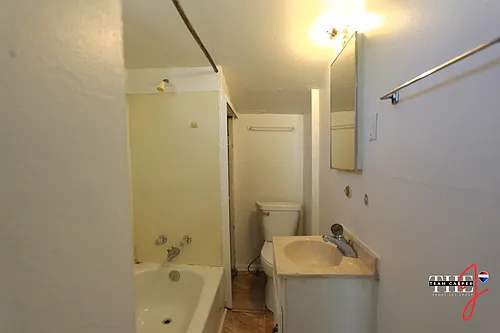 1013 E B St #1 Photo 1