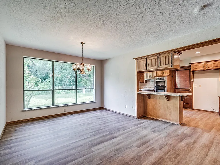 1111 Robin Hood Ln — Photo 5