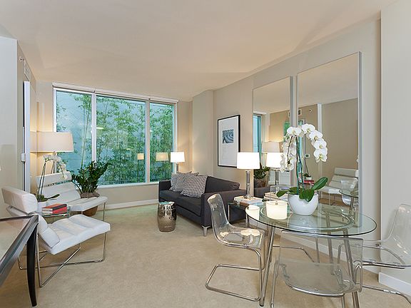 2nd image of 333 Main St Unit 5D