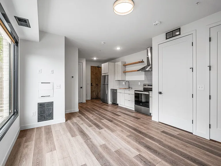 Olive Apartments — Photo 24