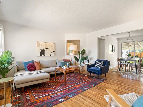 3rd image of 9316 SE Salmon Ct