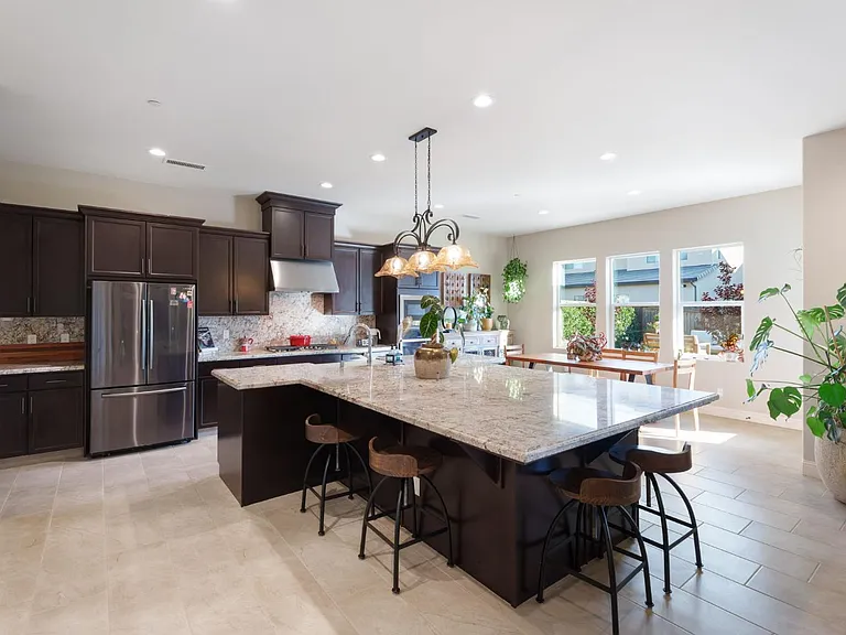 822 Overstone Ave — Photo 4