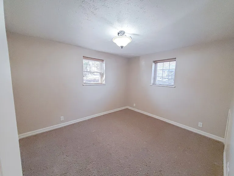 603 S 35th Ave — Photo 27