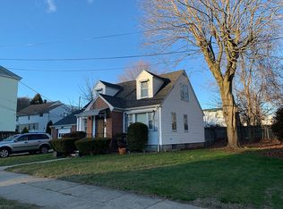 721 Union Ave, Providence, RI 02909