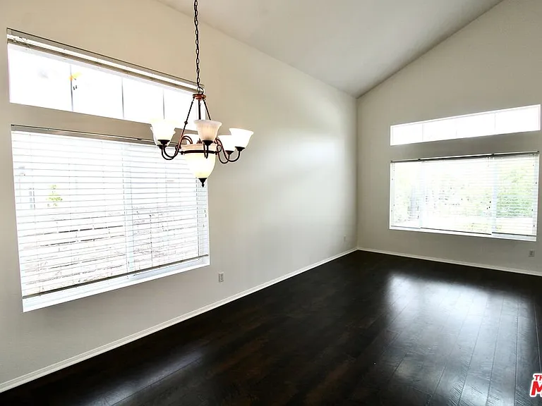 1124 Acapulco Ave — Photo 17