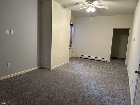 living room/dining area