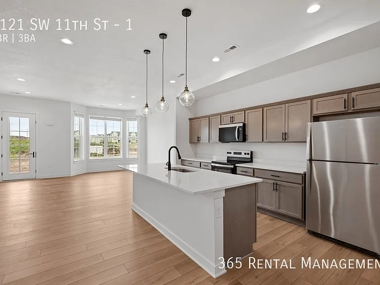 1121 SW 11th St #1 — Photo 18