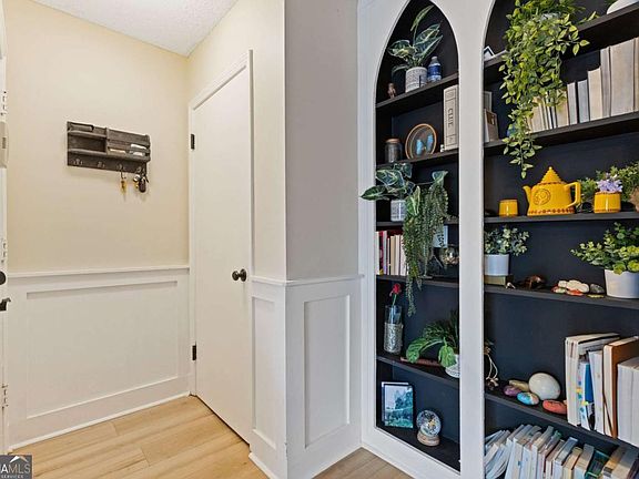 2nd image of 6851 Roswell Rd APT N9