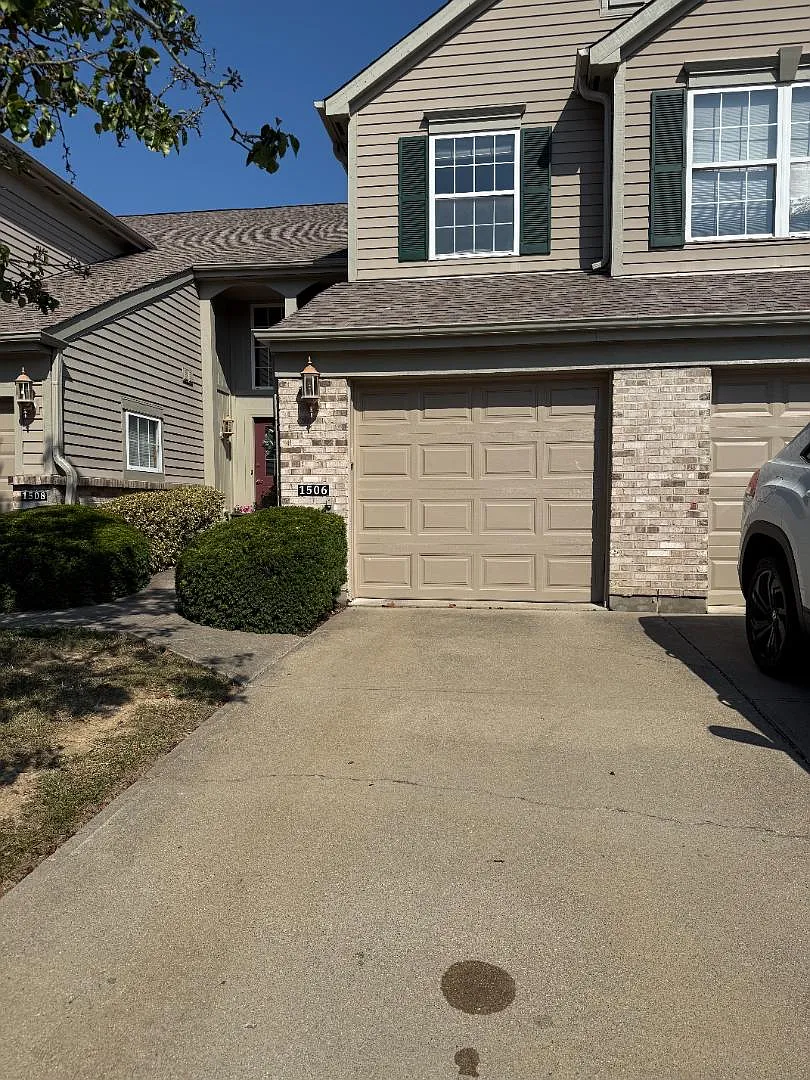 1506 Atlanta Ct - 302 — Photo 2