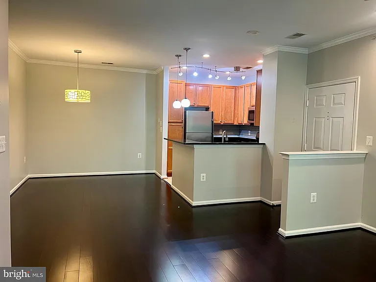 1509 N Point Dr #303 — Photo 8