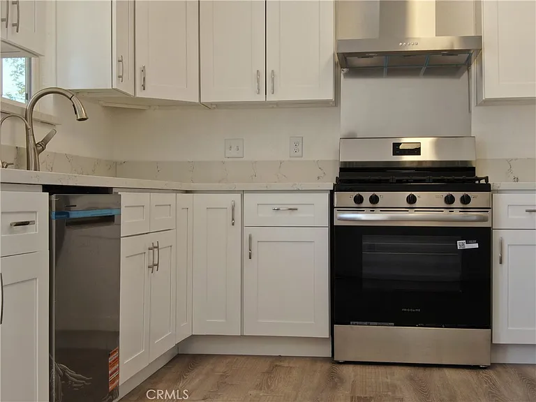 332 Date Ave — Photo 9