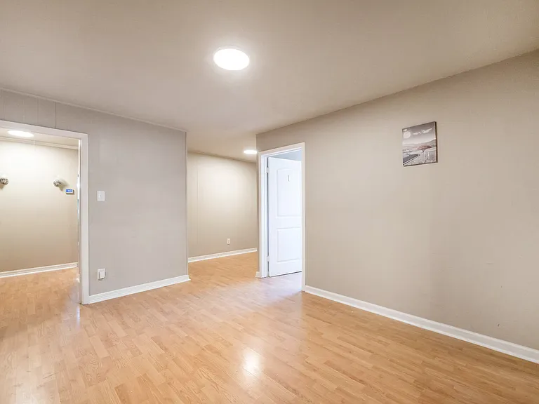 Firefly Ave — Photo 9