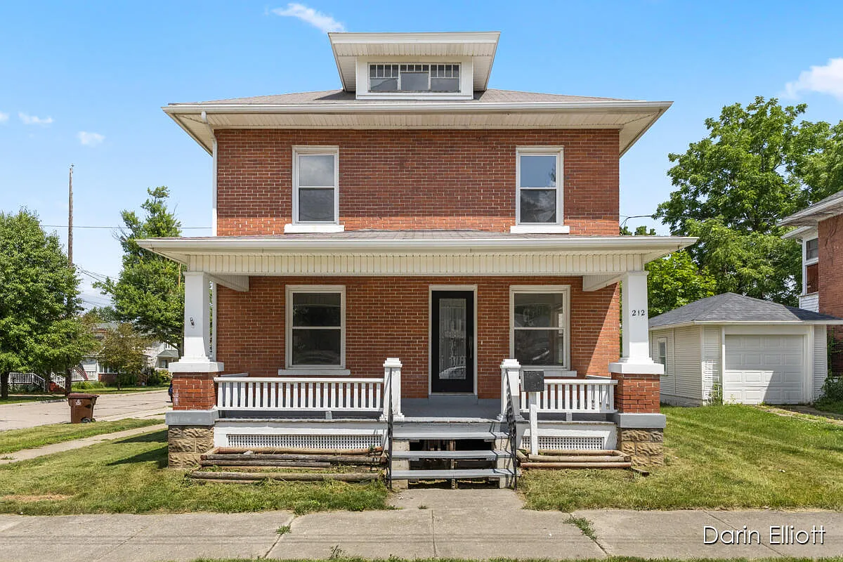 212 W Walker St photo 1
