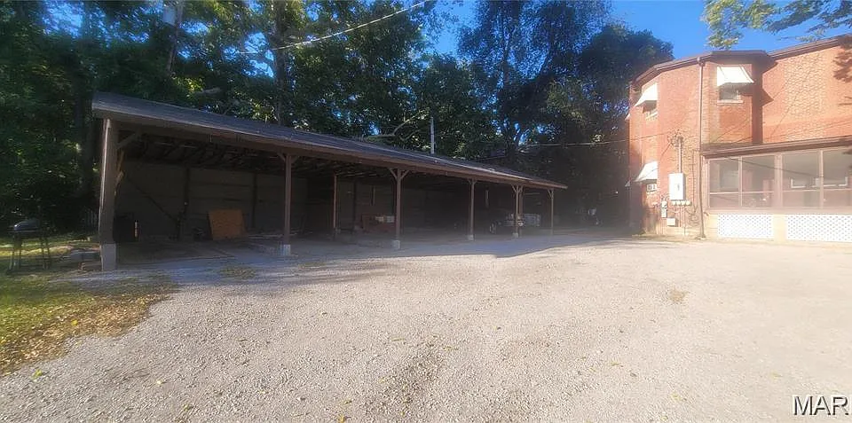 Building Photo 3