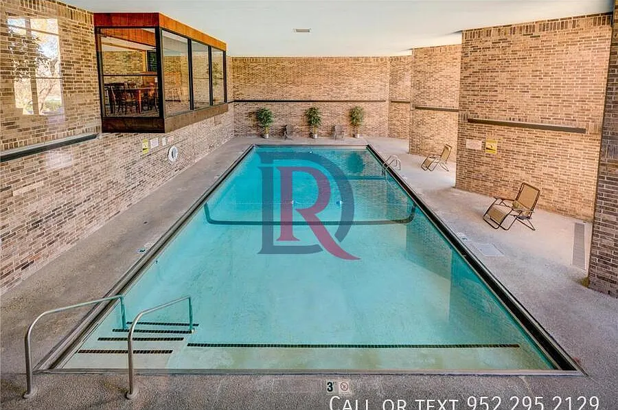 2br 2ba Condo In Roseville! — Photo 3