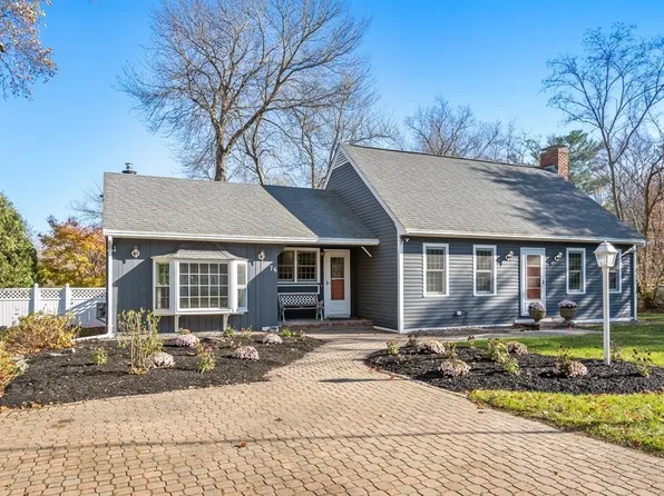 76 Winslow Cemetery Rd, Marshfield, MA 02050