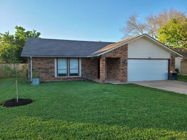 3900 Hillside Dr, Round Rock, TX 78681